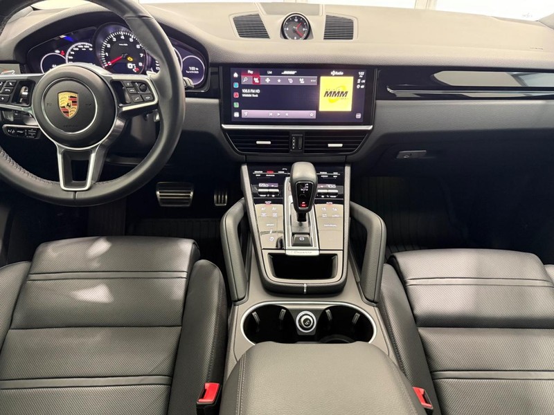 Porsche Cayenne Vehicle Full-screen Gallery Image 13