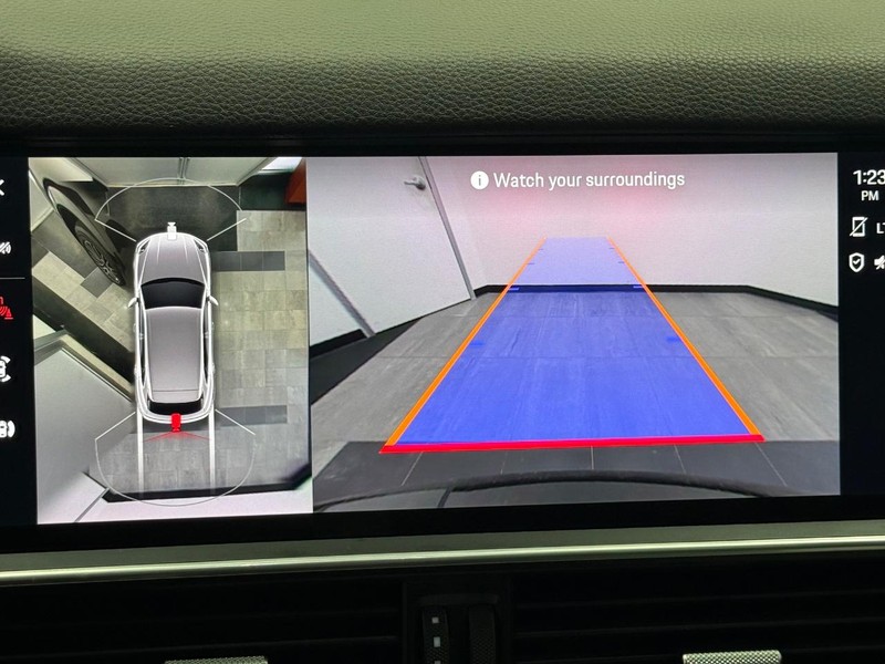 Porsche Cayenne Vehicle Full-screen Gallery Image 22