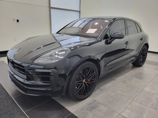 more details - porsche macan