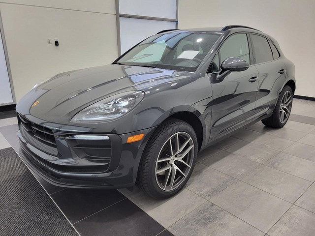 more details - porsche macan