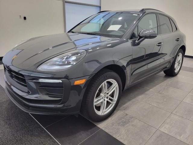 more details - porsche macan