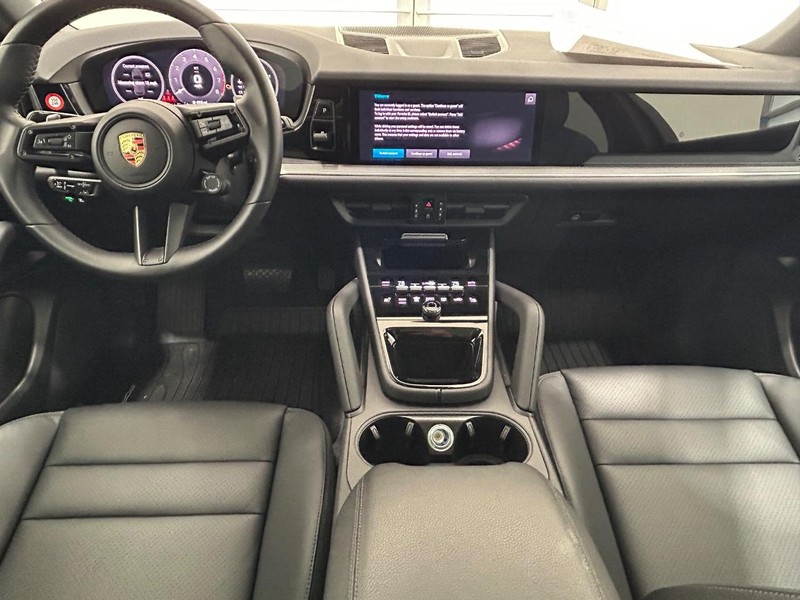 Porsche Cayenne Vehicle Full-screen Gallery Image 15