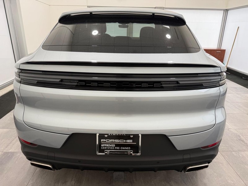 Porsche Cayenne Vehicle Full-screen Gallery Image 6