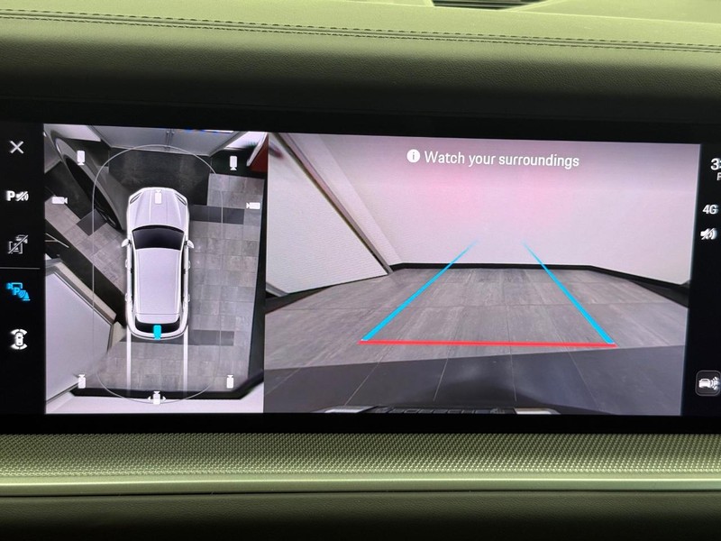 Porsche Cayenne Vehicle Full-screen Gallery Image 20