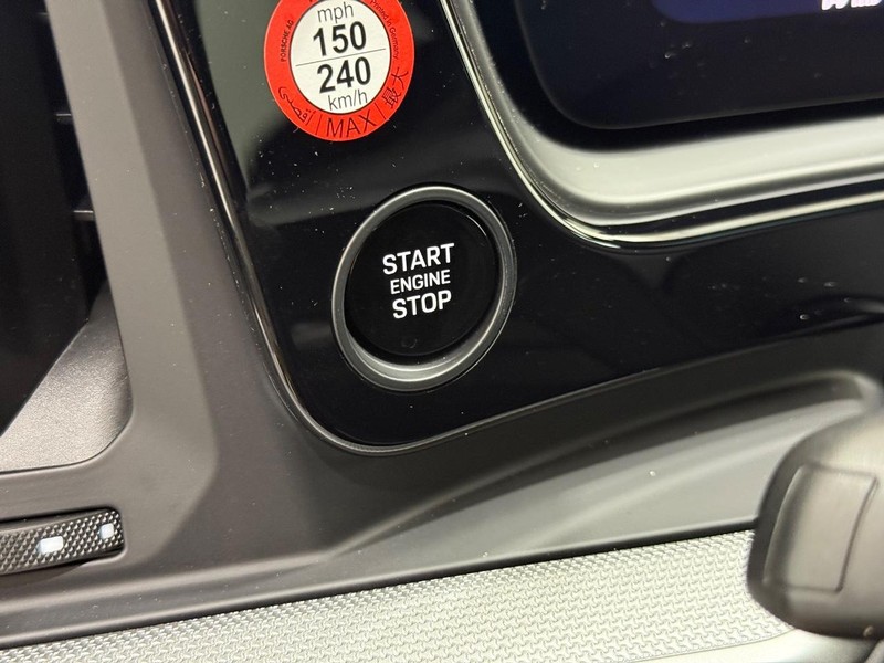 Porsche Cayenne Vehicle Full-screen Gallery Image 24