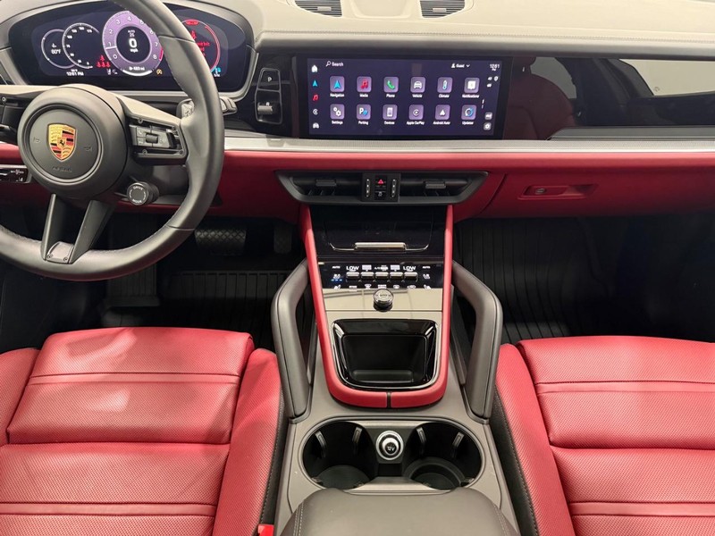 Porsche Cayenne Vehicle Full-screen Gallery Image 13