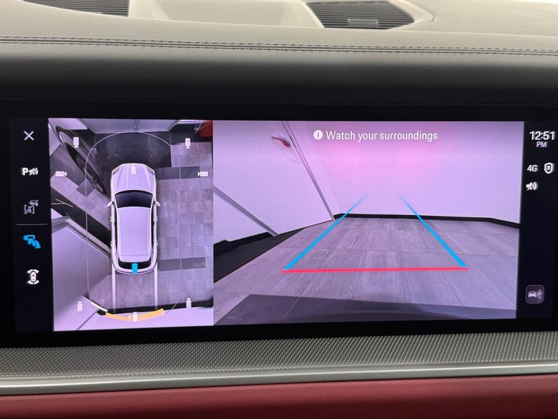 Porsche Cayenne Vehicle Full-screen Gallery Image 21