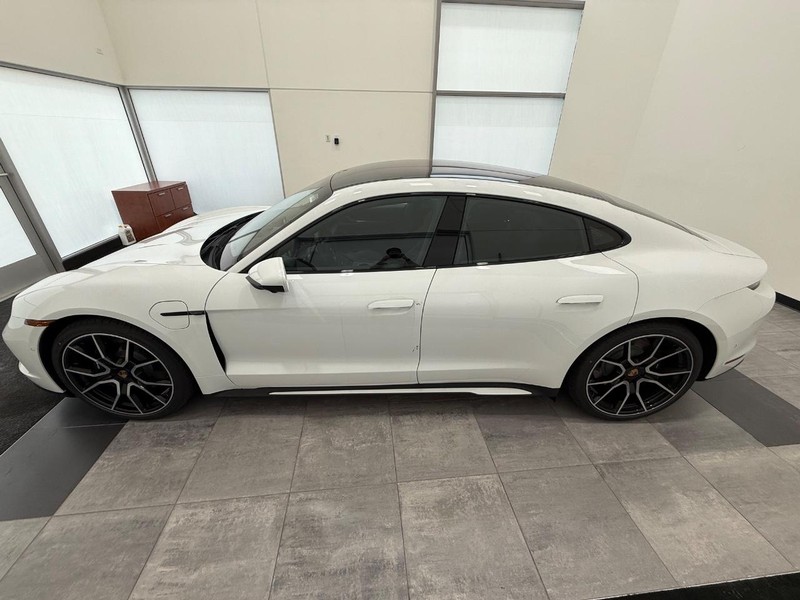 Porsche Taycan Vehicle Full-screen Gallery Image 2