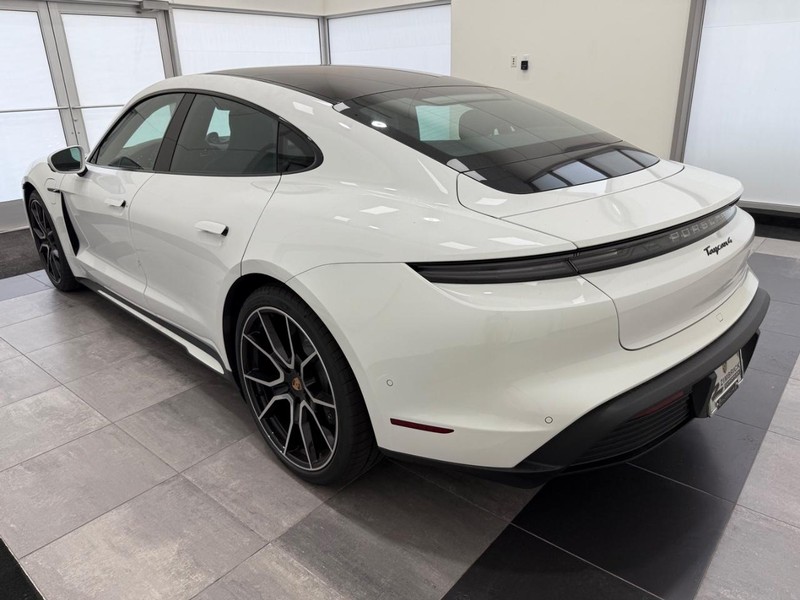 Porsche Taycan Vehicle Full-screen Gallery Image 3