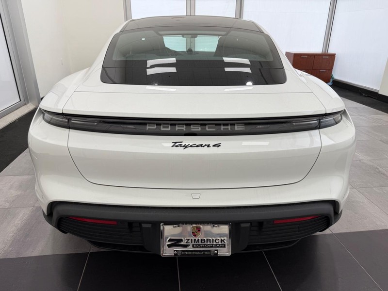 Porsche Taycan Vehicle Full-screen Gallery Image 6