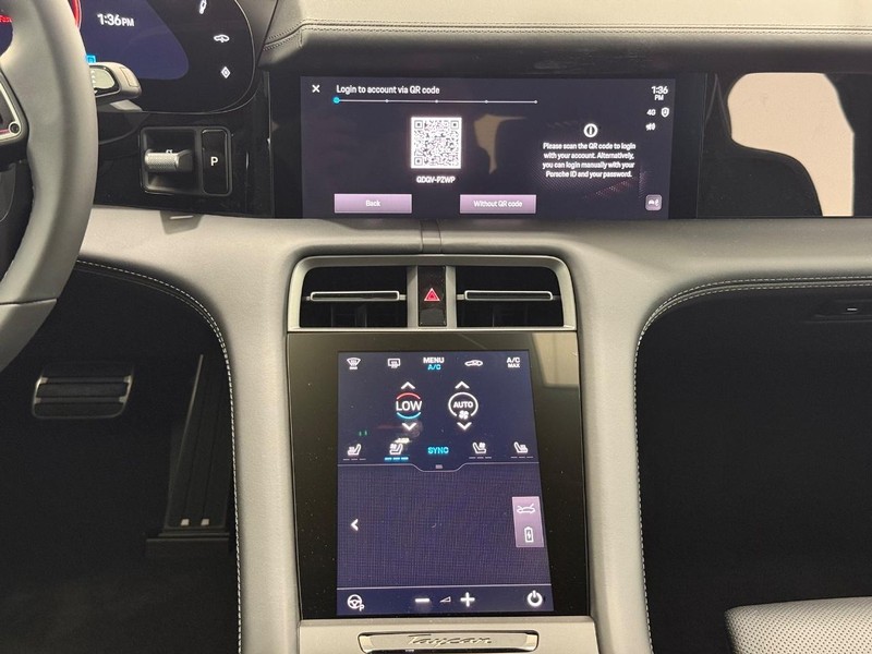 Porsche Taycan Vehicle Full-screen Gallery Image 14