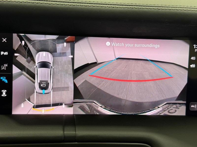 Porsche Taycan Vehicle Full-screen Gallery Image 22