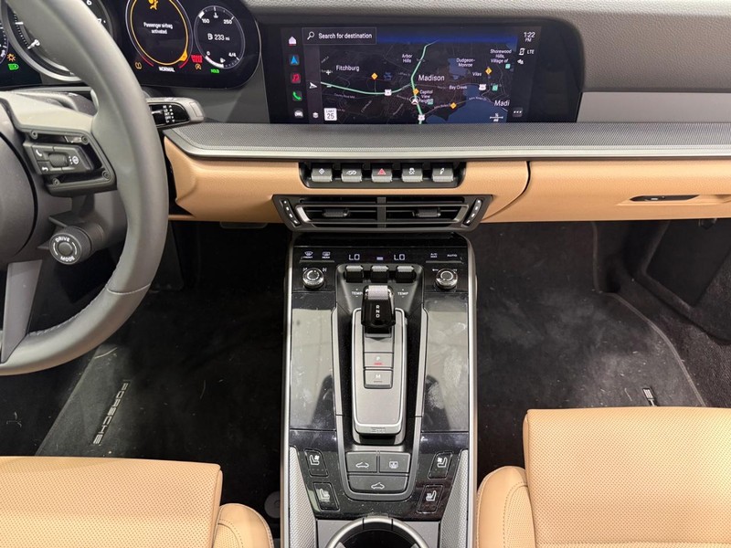 Porsche 911 Vehicle Full-screen Gallery Image 13