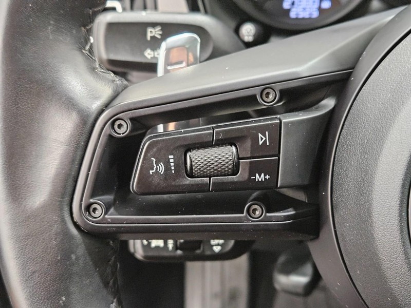 Porsche Macan Vehicle Full-screen Gallery Image 19