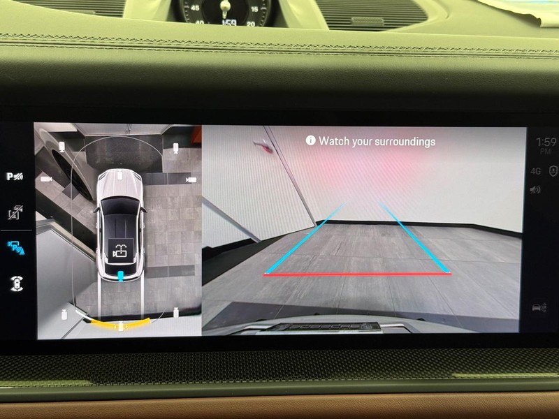 Porsche Cayenne Vehicle Full-screen Gallery Image 22