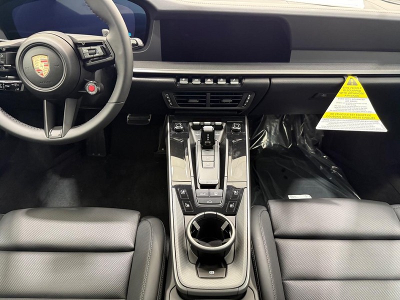 Porsche 911 Vehicle Full-screen Gallery Image 13