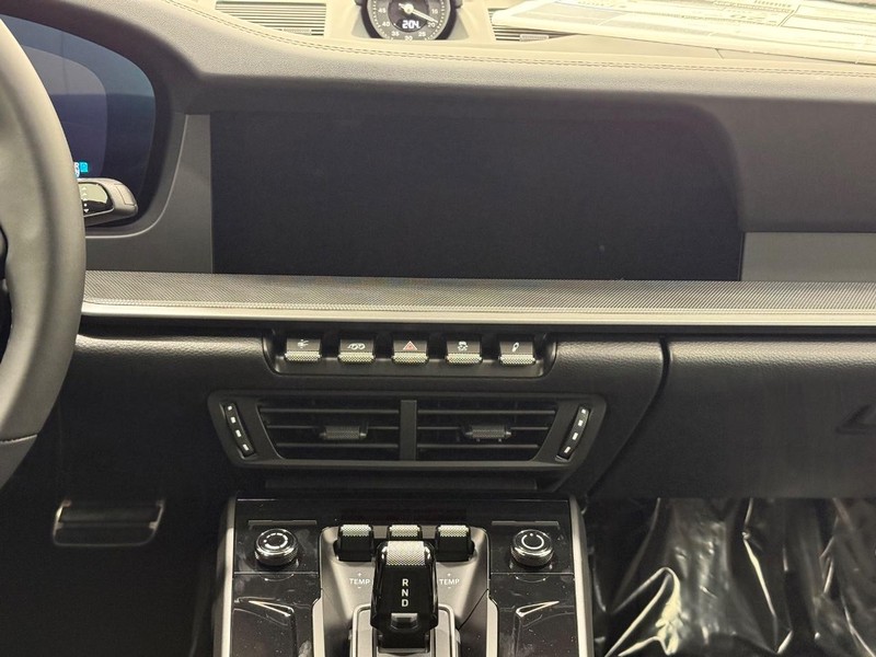 Porsche 911 Vehicle Full-screen Gallery Image 14