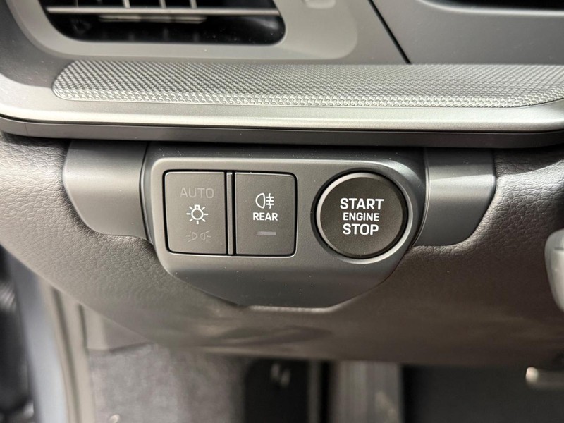 Porsche 911 Vehicle Full-screen Gallery Image 22