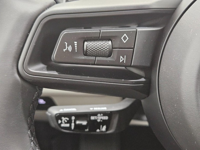 Porsche Cayenne Vehicle Full-screen Gallery Image 17