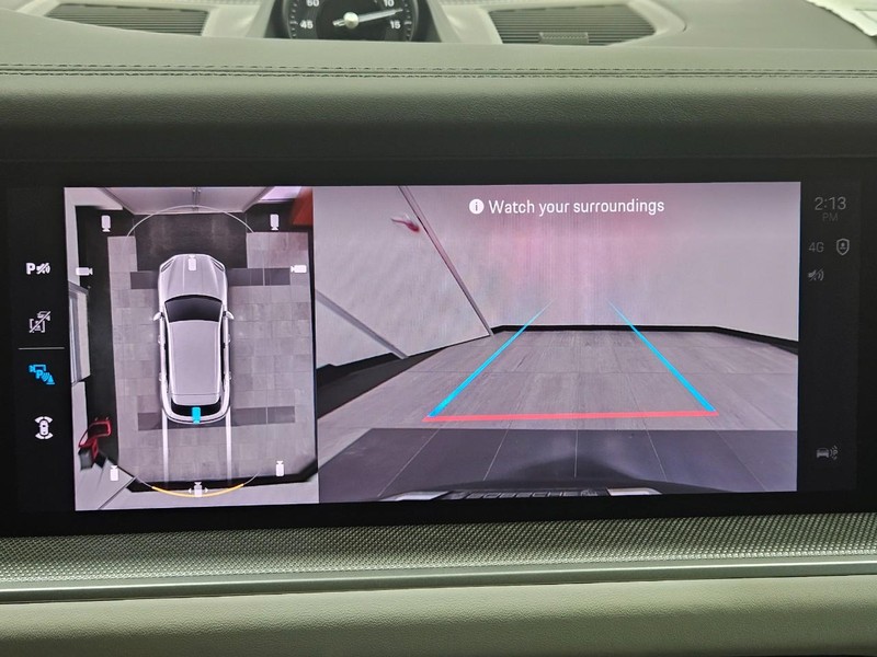 Porsche Cayenne Vehicle Full-screen Gallery Image 19