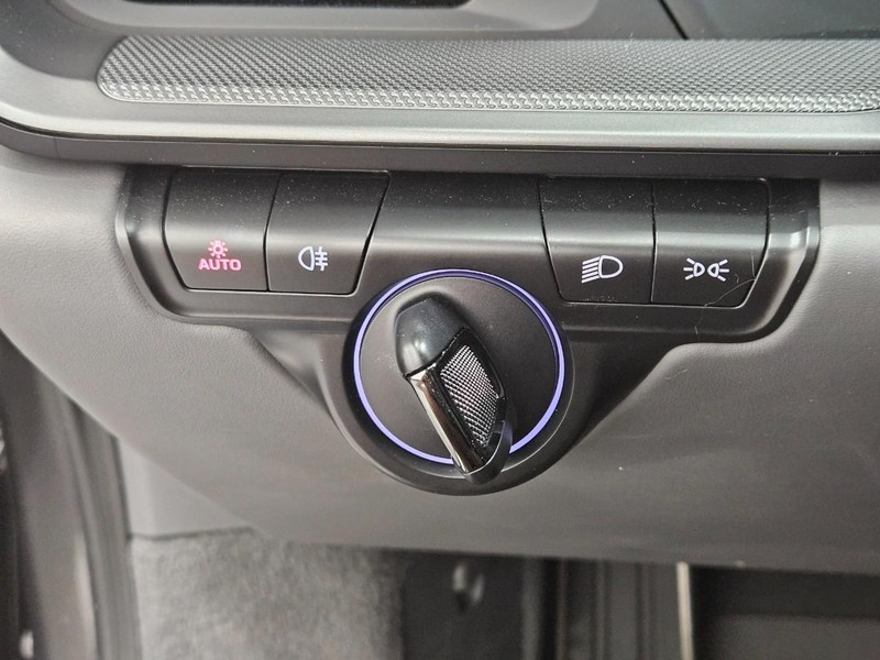 Porsche 911 Vehicle Full-screen Gallery Image 19