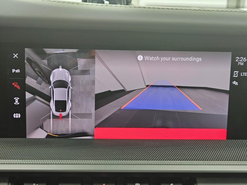 Porsche 911 Vehicle Full-screen Gallery Image 23