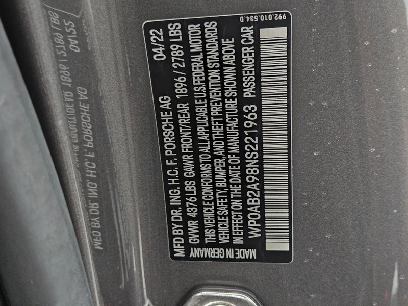 Porsche 911 Vehicle Full-screen Gallery Image 27