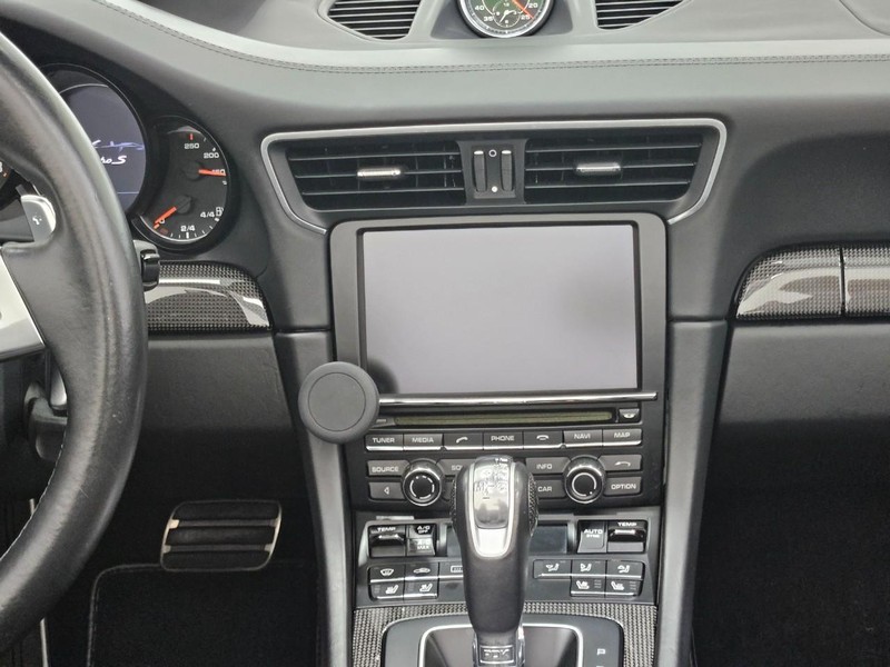 Porsche 911 Vehicle Full-screen Gallery Image 14