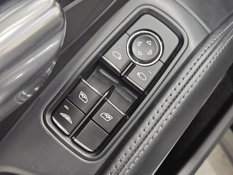 Porsche 911 Vehicle Full-screen Gallery Image 23