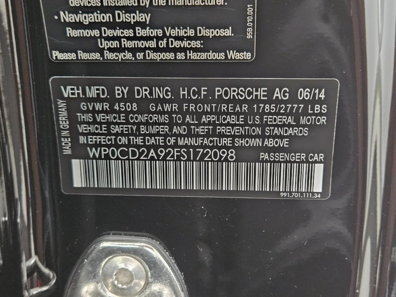 Porsche 911 Vehicle Full-screen Gallery Image 26