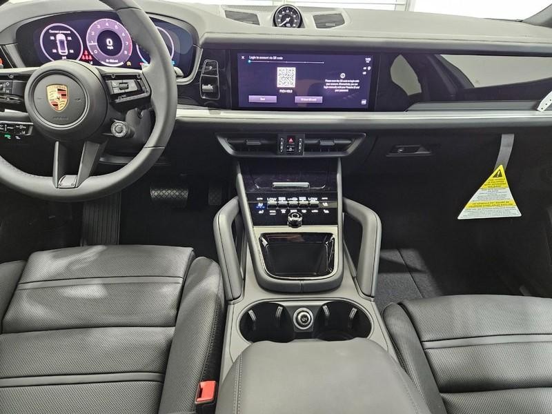 Porsche Cayenne Vehicle Full-screen Gallery Image 13