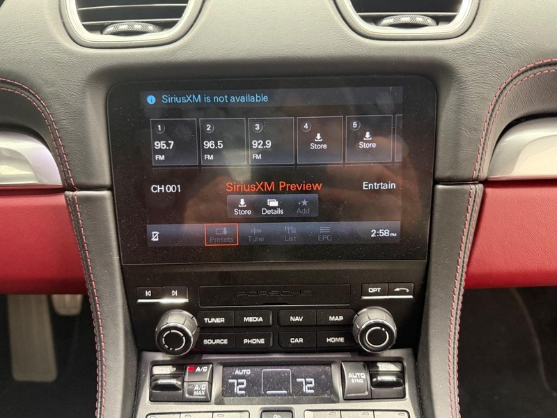 Porsche 718 Boxster Vehicle Full-screen Gallery Image 15