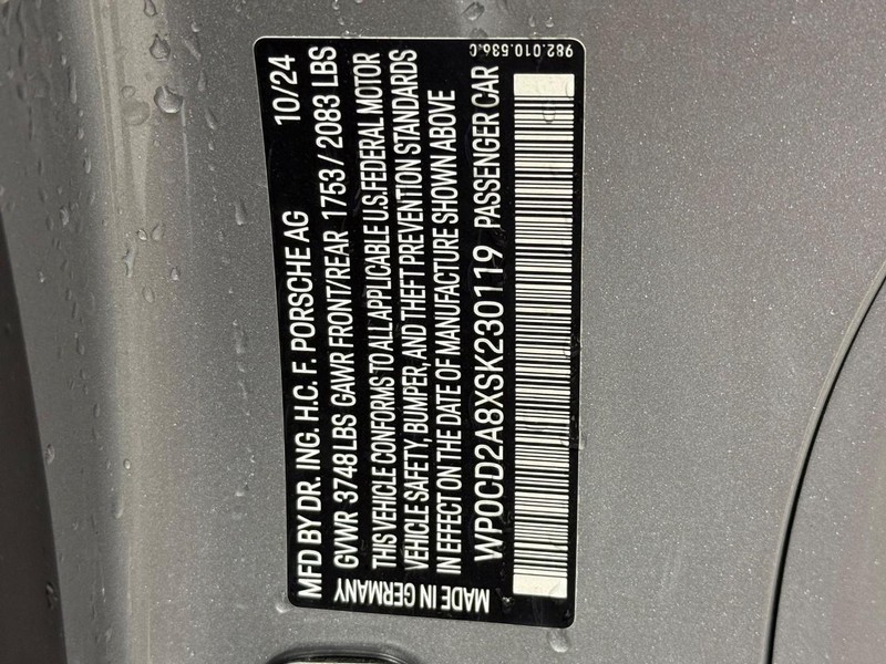 Porsche 718 Boxster Vehicle Full-screen Gallery Image 25