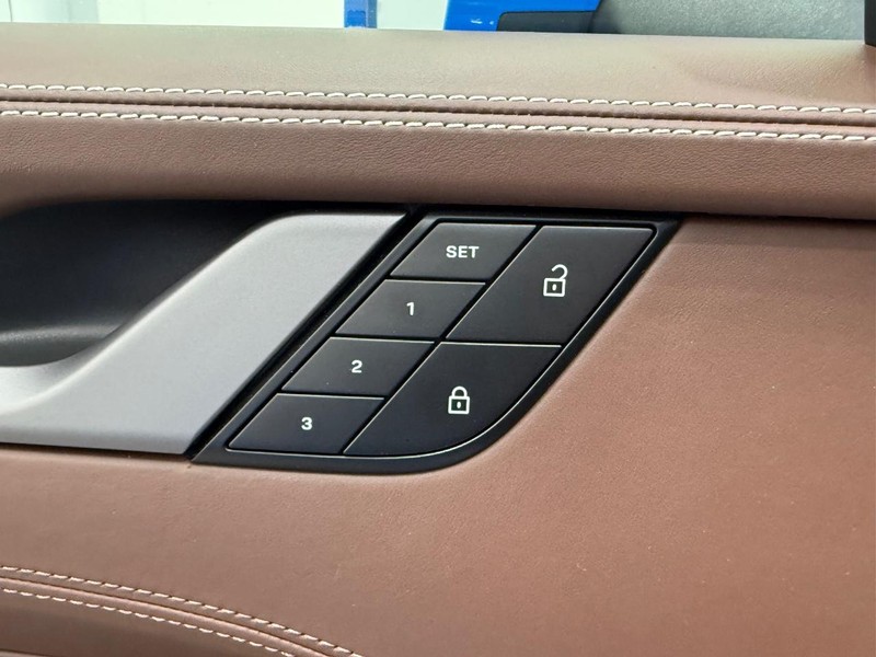 Porsche 911 Vehicle Full-screen Gallery Image 18