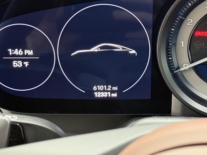 Porsche 911 Vehicle Full-screen Gallery Image 22