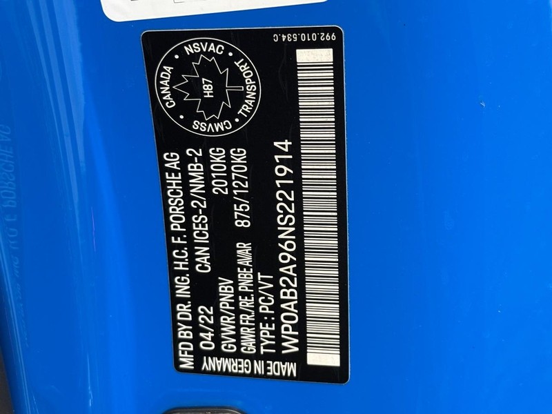 Porsche 911 Vehicle Full-screen Gallery Image 27