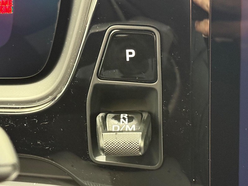 Porsche Cayenne Vehicle Full-screen Gallery Image 20