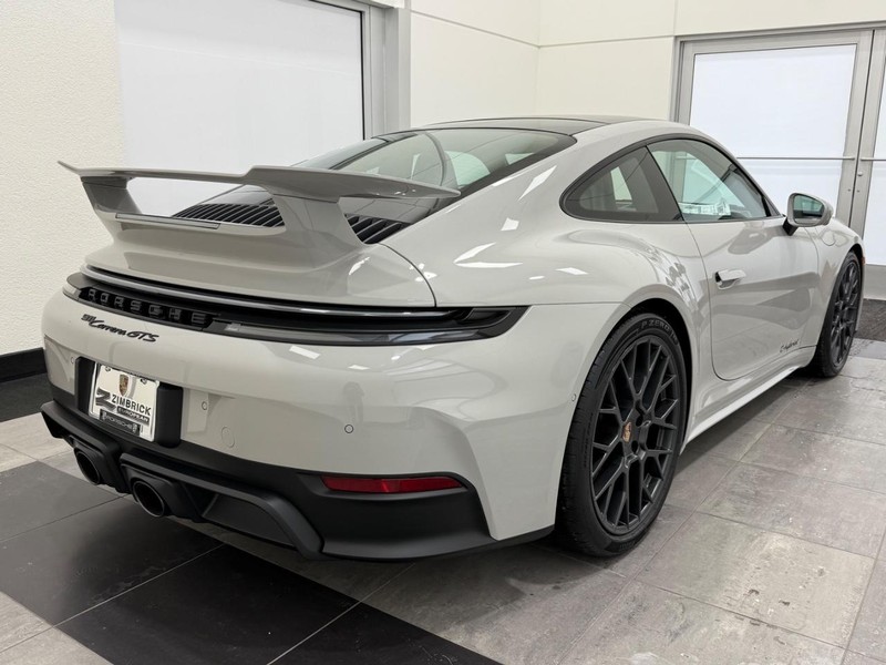 Porsche 911 Vehicle Full-screen Gallery Image 7