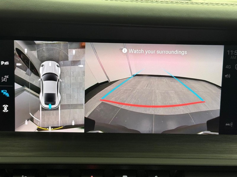 Porsche 911 Vehicle Full-screen Gallery Image 23