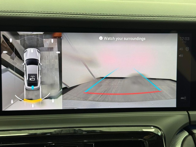 Porsche Panamera Vehicle Full-screen Gallery Image 23