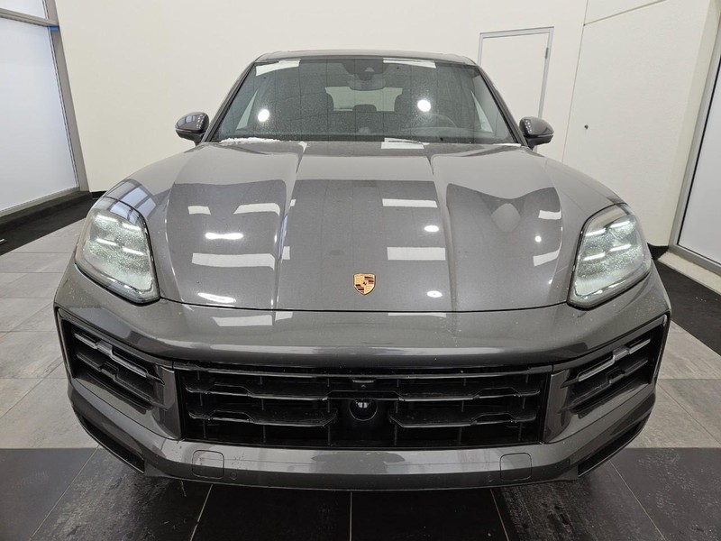 Porsche Cayenne Vehicle Full-screen Gallery Image 12