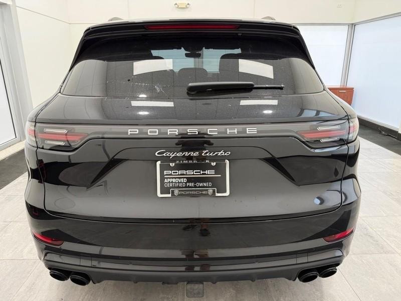 Porsche Cayenne Vehicle Full-screen Gallery Image 6