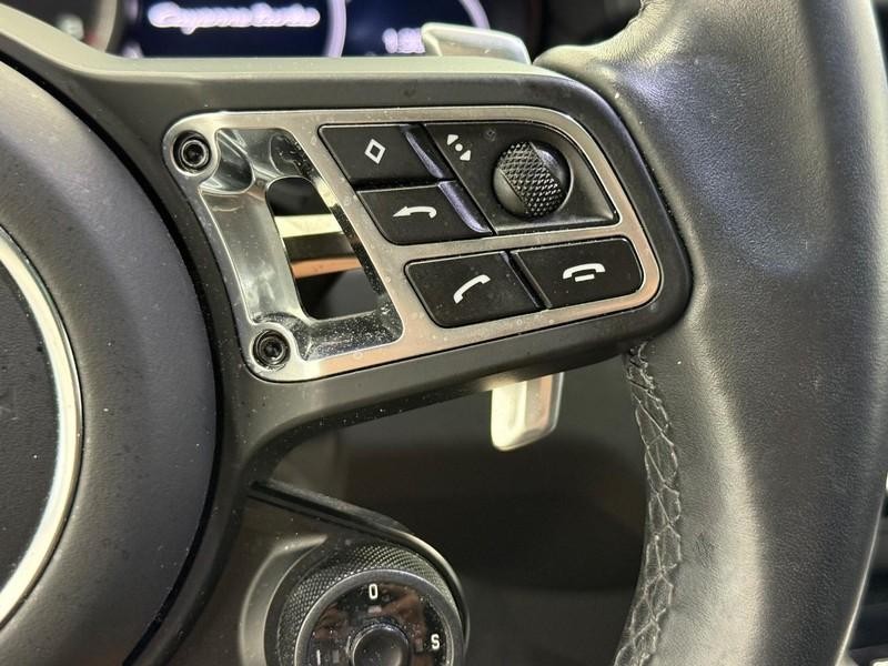 Porsche Cayenne Vehicle Full-screen Gallery Image 21