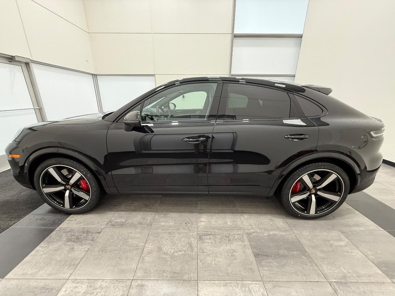 Porsche Cayenne Vehicle Full-screen Gallery Image 2