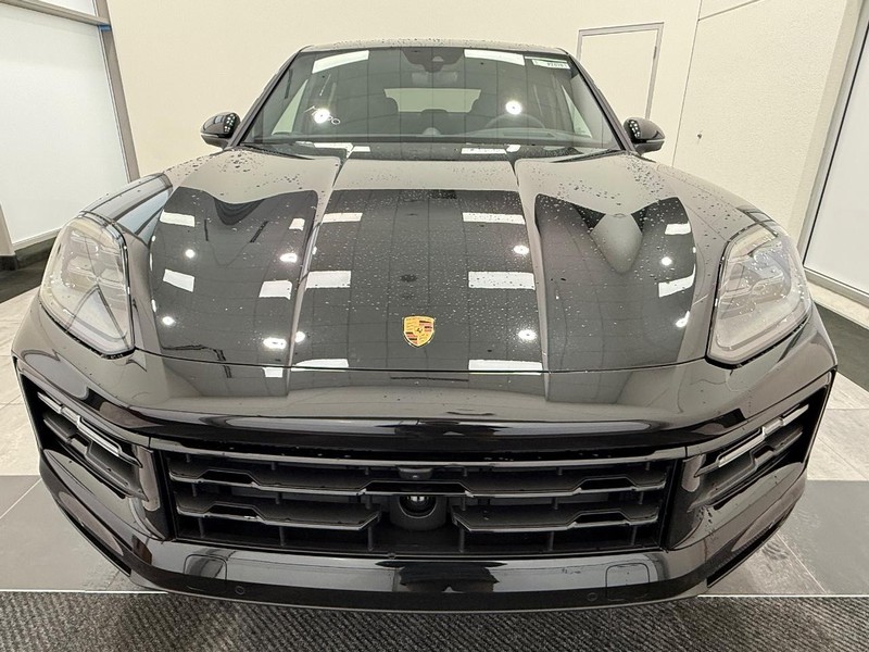 Porsche Cayenne Vehicle Full-screen Gallery Image 12