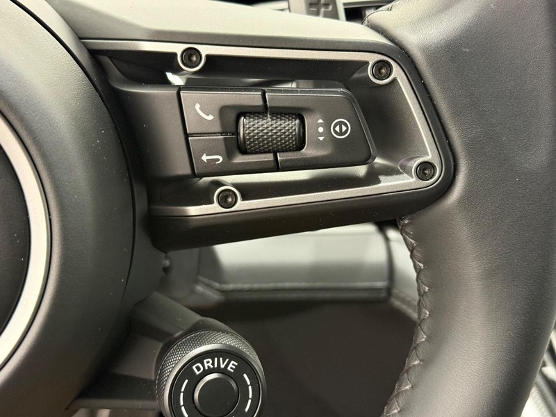 Porsche Panamera Vehicle Full-screen Gallery Image 21