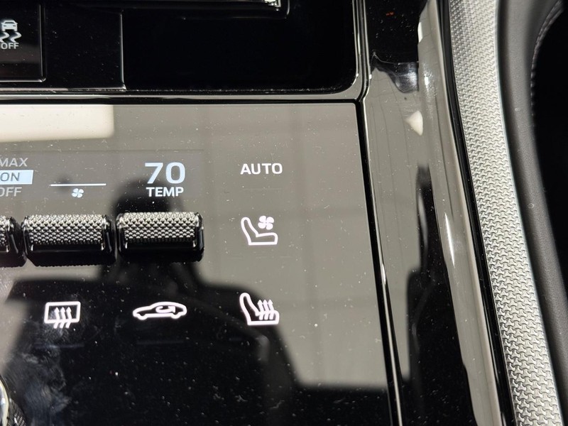 Porsche Panamera Vehicle Full-screen Gallery Image 24