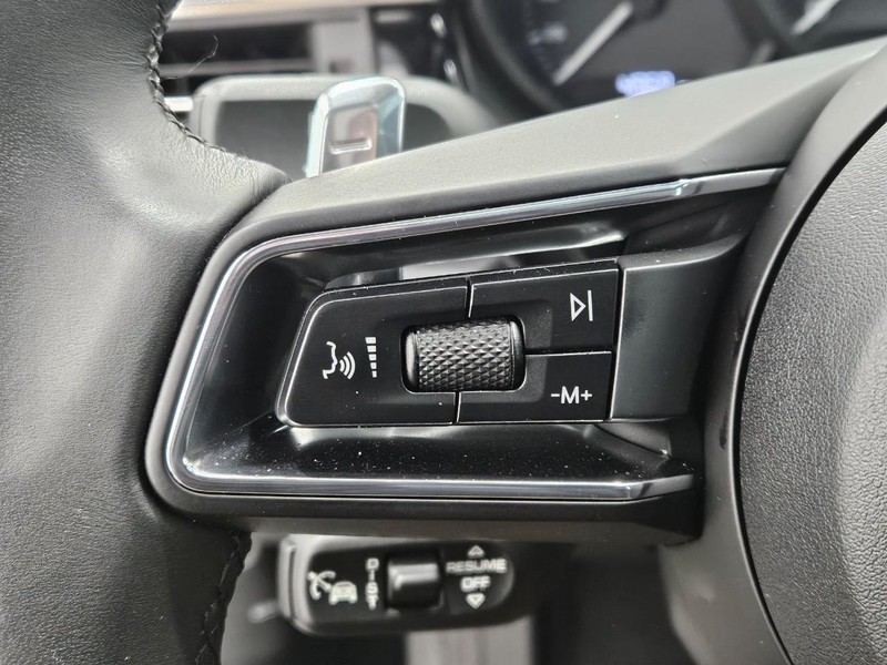 Porsche Macan Vehicle Full-screen Gallery Image 19