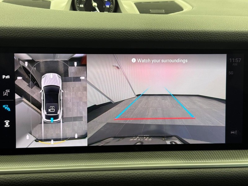 Porsche Cayenne Vehicle Full-screen Gallery Image 23