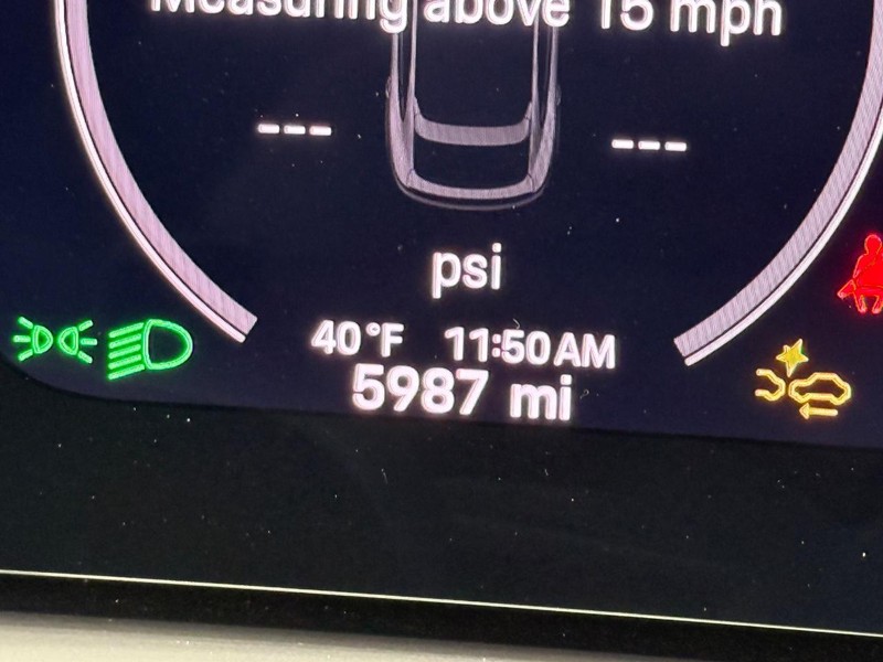 Porsche Cayenne Vehicle Full-screen Gallery Image 24